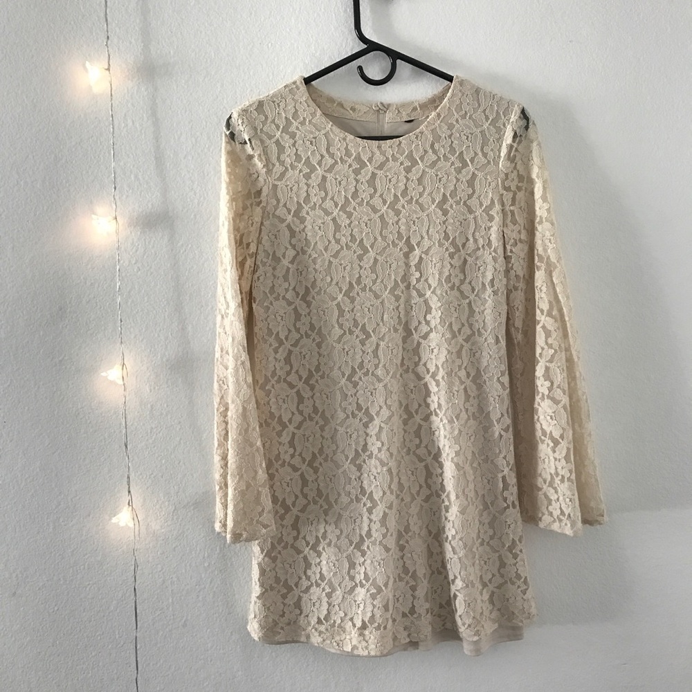 Laced Dress with GORGEOUS Flowy Arms